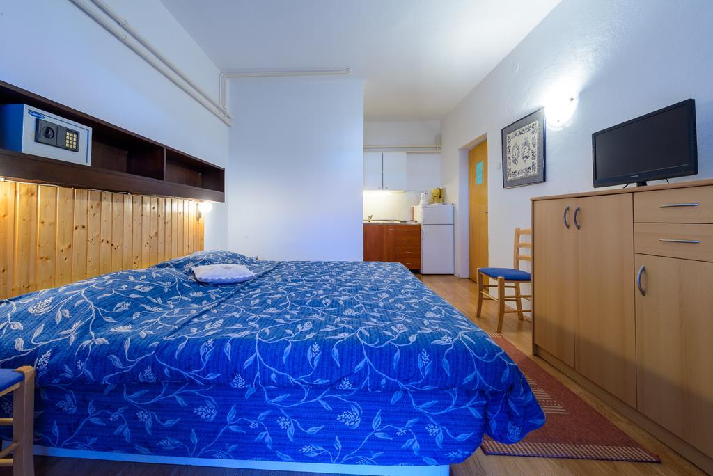 Apartments Giardino ツァヴタット エクステリア 写真